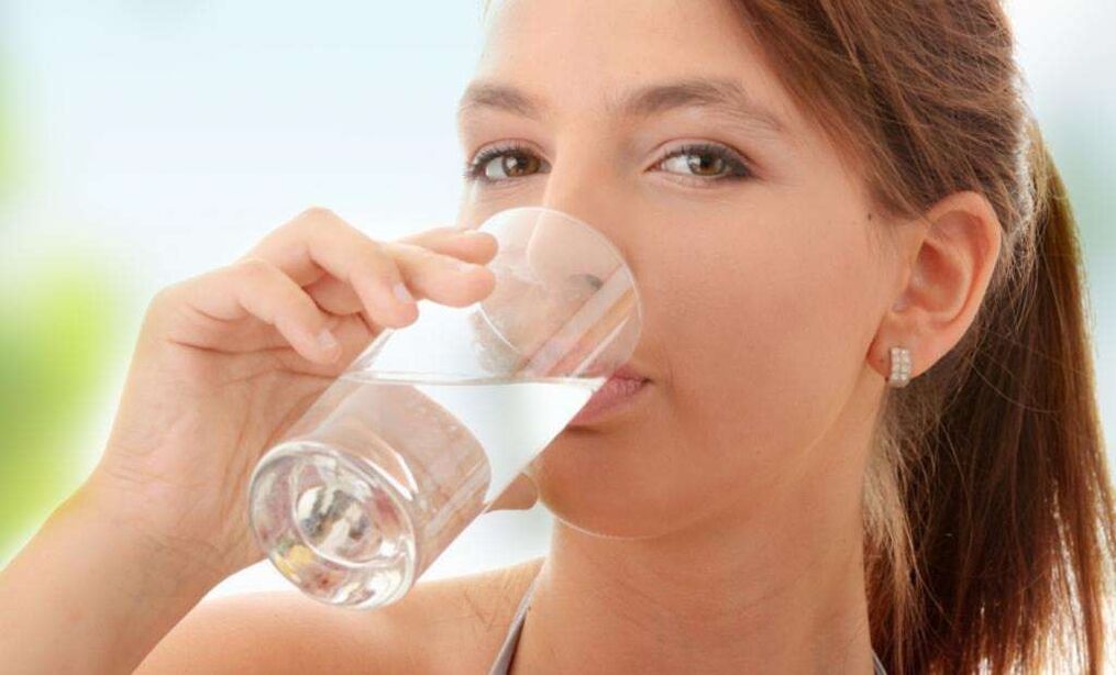 Το Diarform Plus ξεπλένεται με νερό χωρίς αέριο